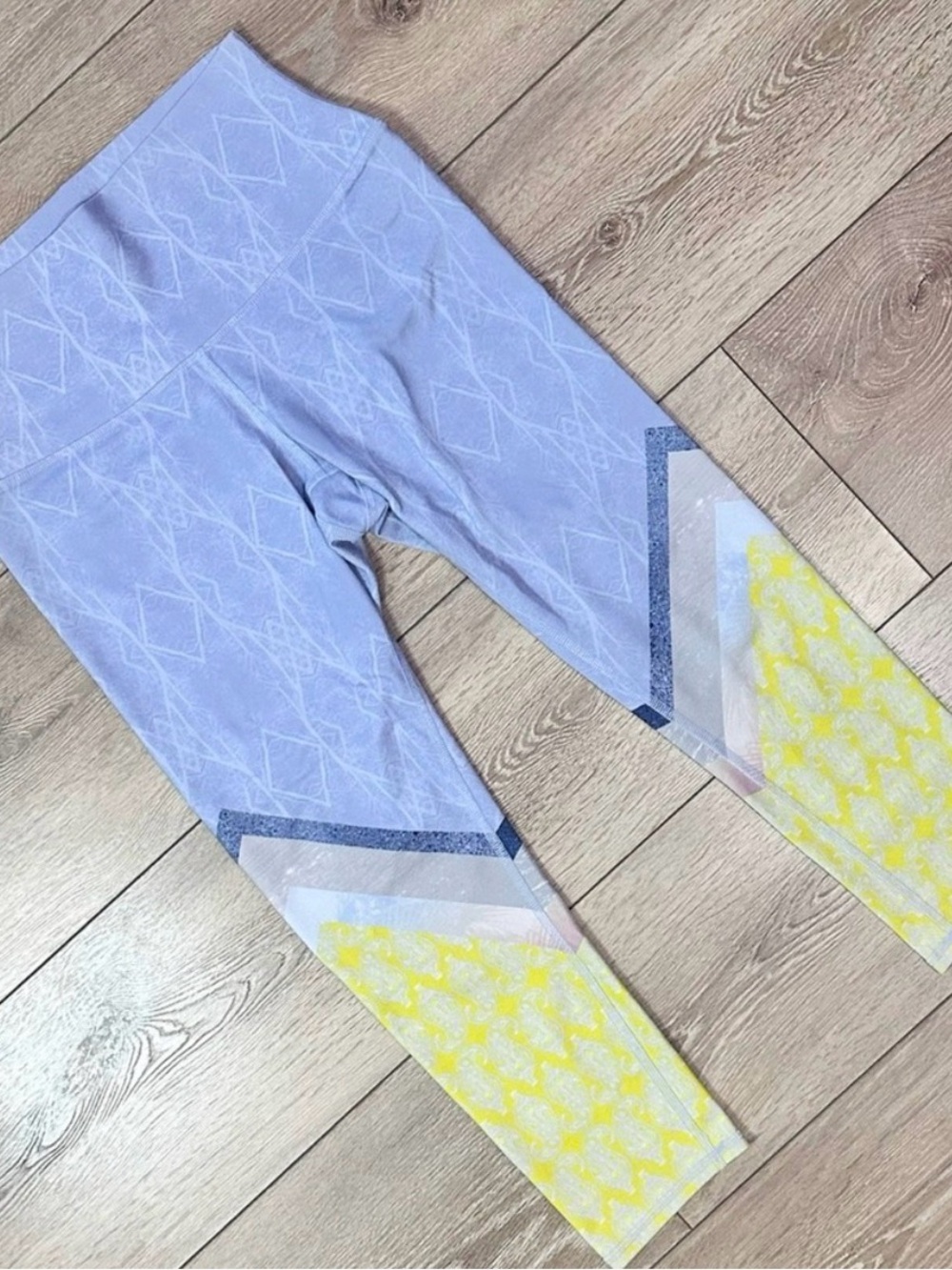 ALO Yoga Lavender Leggings with Yellow and Navy Chevron Accents - Picture 2 of 5